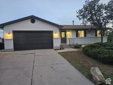 Exterior - 995 W River Point Cir, Murray, UT 84123 photo 2 of 9