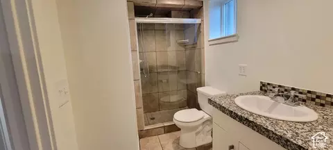 Bath - 4271 S 900 E, South Ogden, UT 84403 photo 3 of 3