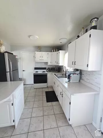 Kitchen - 211 E 2025 S, Clearfield, UT 84015 photo 1 of 2