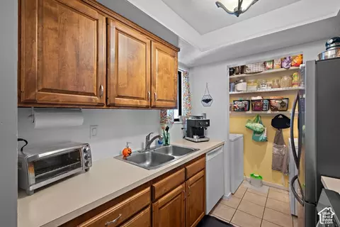 Kitchen - 1906 N 750 W, Centerville, UT 84014 photo 2 of 2