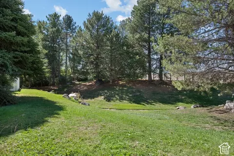 Exterior - 1906 N 750 W, Centerville, UT 84014 photo 7 of 8