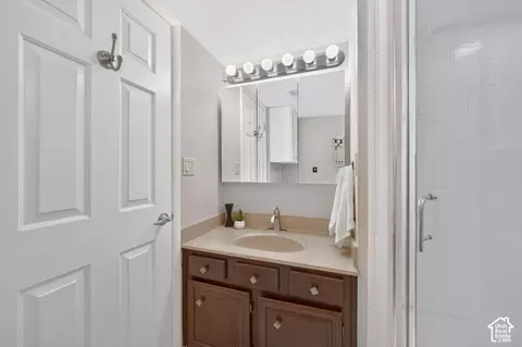 Bath - 627 E Springtree Ln #13G, Murray, UT 84107 photo 1 of 3