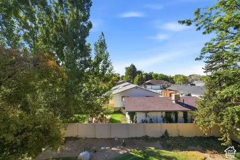 Exterior - 627 E Springtree Ln #13G, Murray, UT 84107 photo 4 of 4