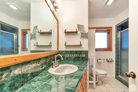 Bath - 207 W Cornell Dr, Midvale, UT 84047 photo 2 of 3