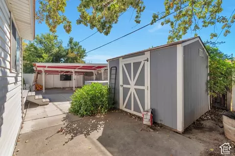 Exterior - 207 W Cornell Dr, Midvale, UT 84047 photo 5 of 6