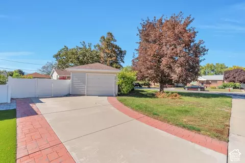 Exterior - 207 W Cornell Dr, Midvale, UT 84047 photo 3 of 6