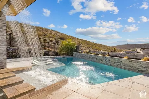 Exterior - 3652 S Cypress Rd, Hurricane, UT 84737 photo 8 of 17