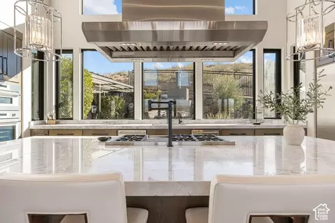 Kitchen - 3652 S Cypress Rd, Hurricane, UT 84737 photo 4 of 7