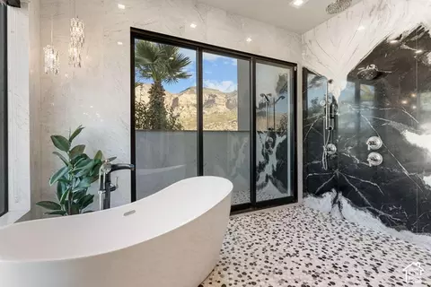 Bath - 3652 S Cypress Rd, Hurricane, UT 84737 photo 9 of 14