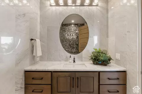 Bath - 3652 S Cypress Rd, Hurricane, UT 84737 photo 6 of 14