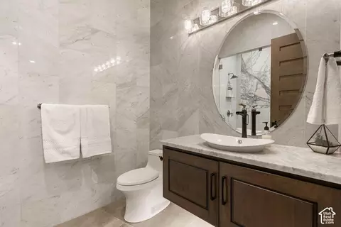 Bath - 3652 S Cypress Rd, Hurricane, UT 84737 photo 3 of 14