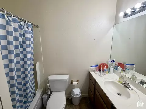 Bath - 962 N 900 E #12, Provo, UT 84604 photo 2 of 3