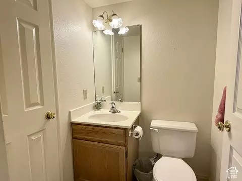 Bath - 962 N 900 E #12, Provo, UT 84604 photo 1 of 3