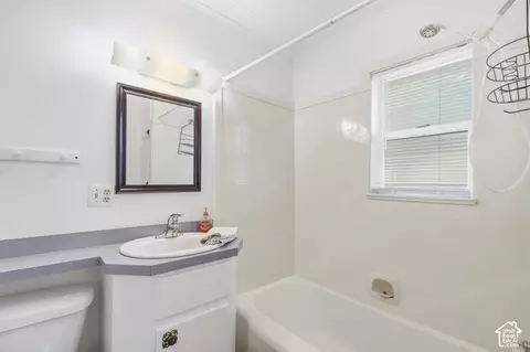 Bath - 86 N 300 E, Fairview, UT 84629 photo 2 of 5
