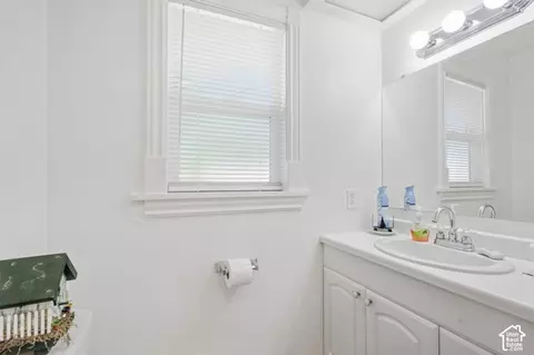 Bath - 86 N 300 E, Fairview, UT 84629 photo 5 of 5