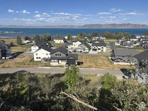 673 N Lochwood Vw #87, Garden City, UT 84028
