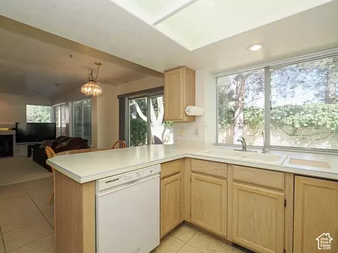 Kitchen - 2081 E Rainbow Point Dr, Holladay, UT 84124 photo 3 of 5