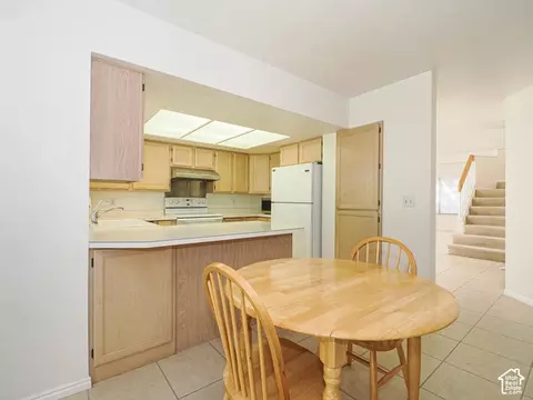 Kitchen - 2081 E Rainbow Point Dr, Holladay, UT 84124 photo 2 of 5