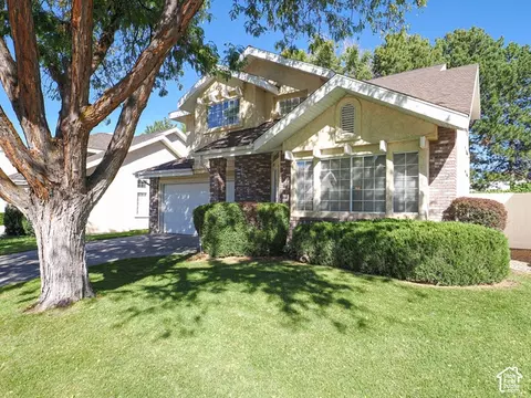 Exterior - 2081 E Rainbow Point Dr, Holladay, UT 84124 photo 2 of 9