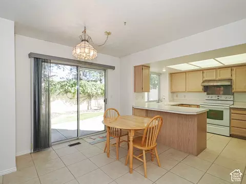 Kitchen - 2081 E Rainbow Point Dr, Holladay, UT 84124 photo 5 of 5