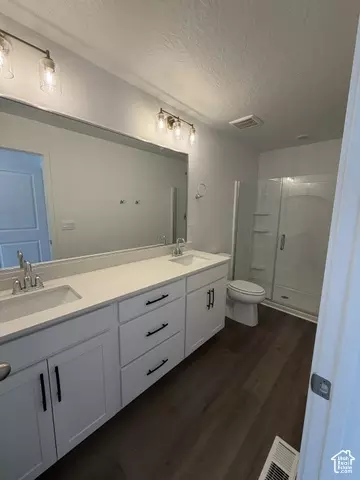 Bath - 2019 Leap Frog Rd W #916, Eagle Mountain, UT 84005 photo 2 of 4