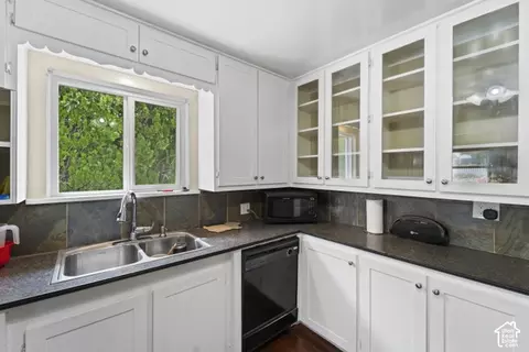 Kitchen - 467 E Vine St, Tooele, UT 84074 photo 3 of 3