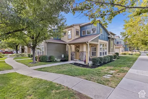 3804 W Angelica Ct, South Jordan, UT 84095
