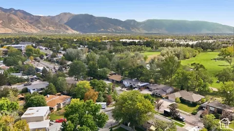 View/Area - 746 E Pontiac Dr, Murray, UT 84107 photo 5 of 8