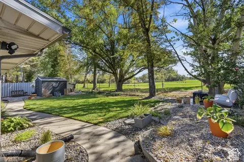 Exterior - 746 E Pontiac Dr, Murray, UT 84107 photo 4 of 11