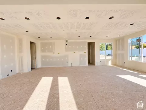 Living - 255 N Summerhill Ln W, Centerville, UT 84014 photo 2 of 2