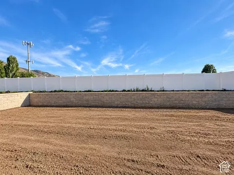 Exterior - 255 N Summerhill Ln W, Centerville, UT 84014 photo 2 of 2