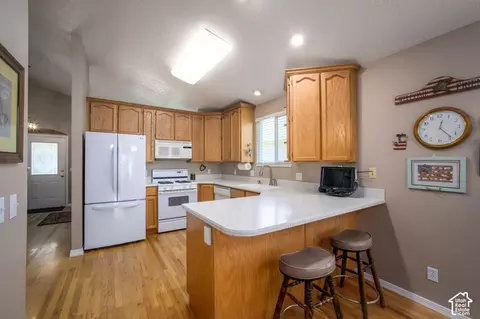 Kitchen - 260 E Ashbrook Cir, Midvale, UT 84047 photo 2 of 2