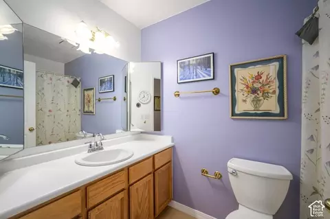 Bath - 260 E Ashbrook Cir, Midvale, UT 84047 photo 2 of 4