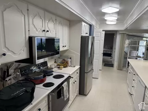 Kitchen - 6540 S 1660 E, Murray, UT 84121 photo 3 of 8