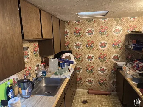 Kitchen - 6540 S 1660 E, Murray, UT 84121 photo 7 of 8