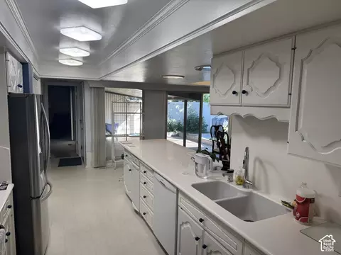 Kitchen - 6540 S 1660 E, Murray, UT 84121 photo 1 of 8