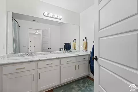 Bath - 3457 S Birch Ln, Syracuse, UT 84075 photo 3 of 5
