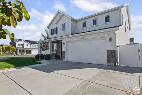 Exterior - 3457 S Birch Ln, Syracuse, UT 84075 photo 5 of 11