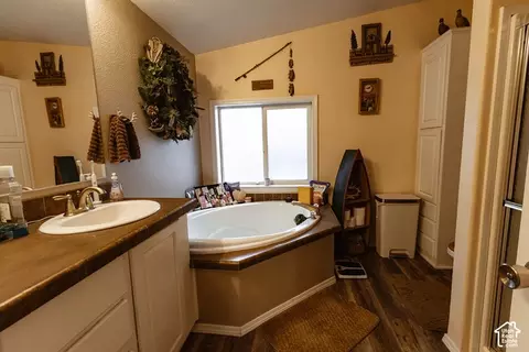Bath - 15079 E 5500 S, Randlett, UT 84063 photo 3 of 4