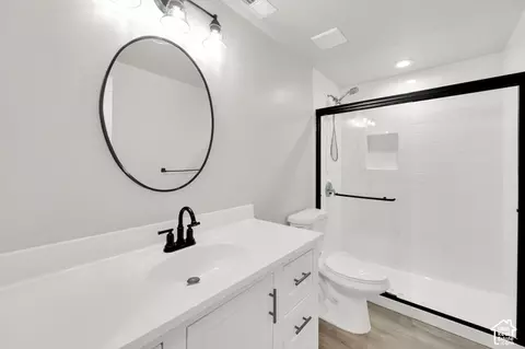 Bath - 1177 E 850 S, Provo, UT 84606 photo 3 of 3