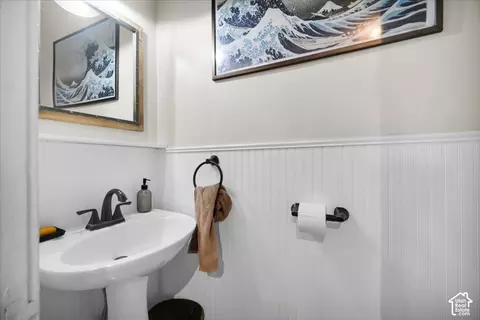 Bath - 490 N State St, Mount Pleasant, UT 84647 photo 1 of 3