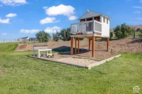 Exterior - 541 E 8900 S, Paradise, UT 84328 photo 9 of 13