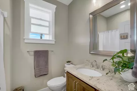 Bath - 541 E 8900 S, Paradise, UT 84328 photo 1 of 6