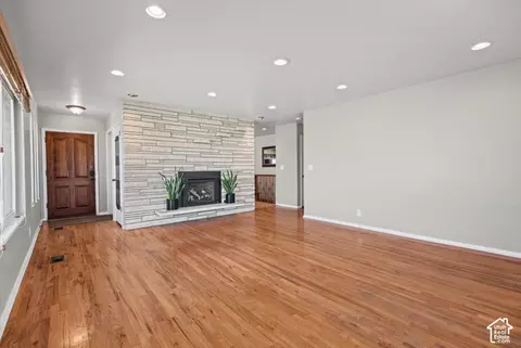 Living - 946 E Arlington Way S, Bountiful, UT 84010 photo 2 of 5