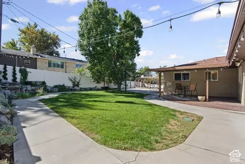 Exterior - 946 E Arlington Way S, Bountiful, UT 84010 photo 5 of 11