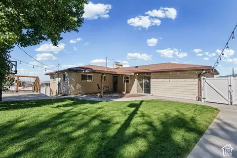 Exterior - 946 E Arlington Way S, Bountiful, UT 84010 photo 6 of 11