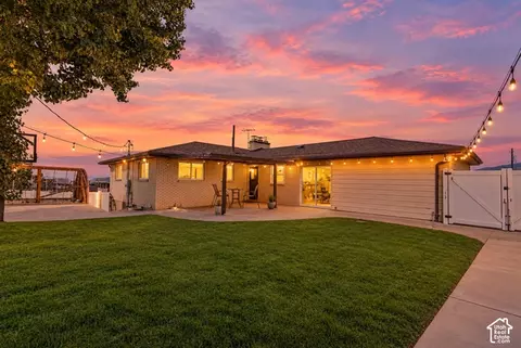 Exterior - 946 E Arlington Way S, Bountiful, UT 84010 photo 7 of 11