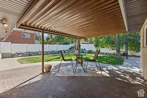 Exterior - 946 E Arlington Way S, Bountiful, UT 84010 photo 4 of 11