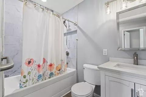 Bath - 946 E Arlington Way S, Bountiful, UT 84010 photo 1 of 3