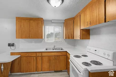 Kitchen - 626 S 400 E #A-B, Payson, UT 84651 photo 2 of 2